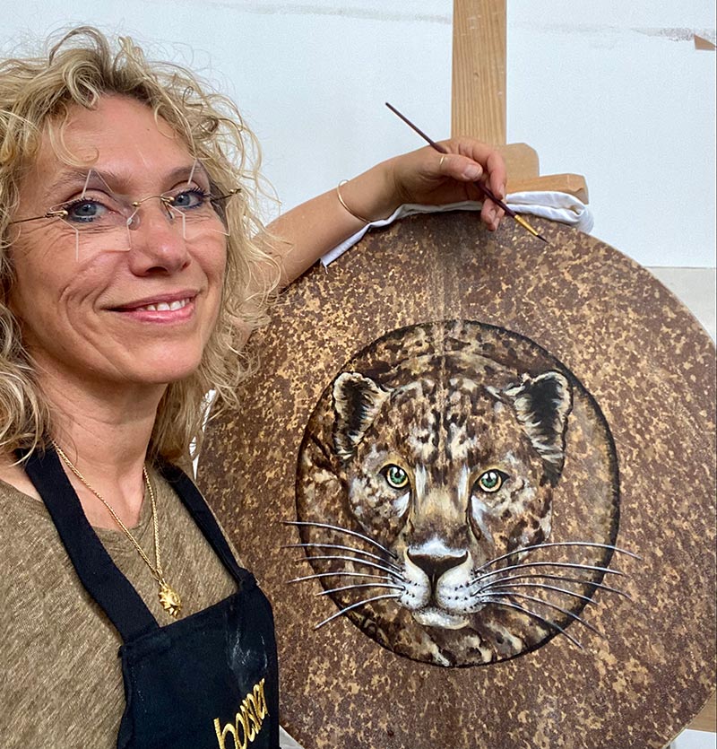 PEINTURE SUR PEAU DE TAMBOUR